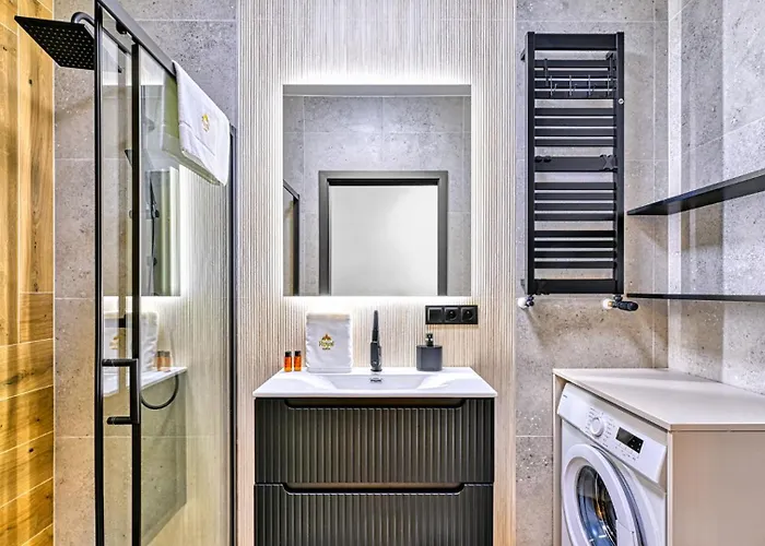 Orlik VIP Residence - Apartament z prywatnym Jacuzzi - blisko wyciągu i Wang by Royal Aparts Karpacz